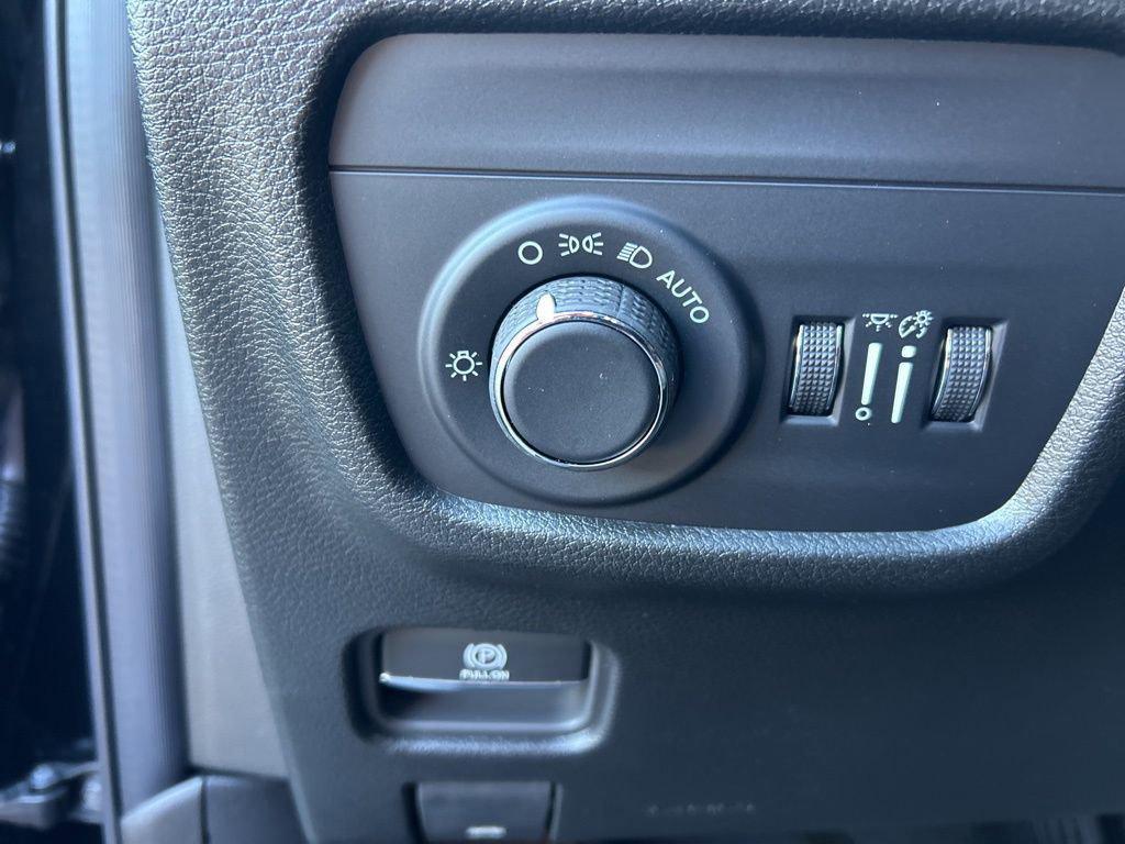 new 2025 Jeep Grand Cherokee car, priced at $44,422