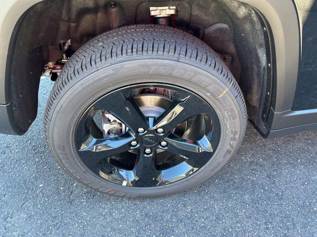 new 2025 Jeep Grand Cherokee car, priced at $44,422