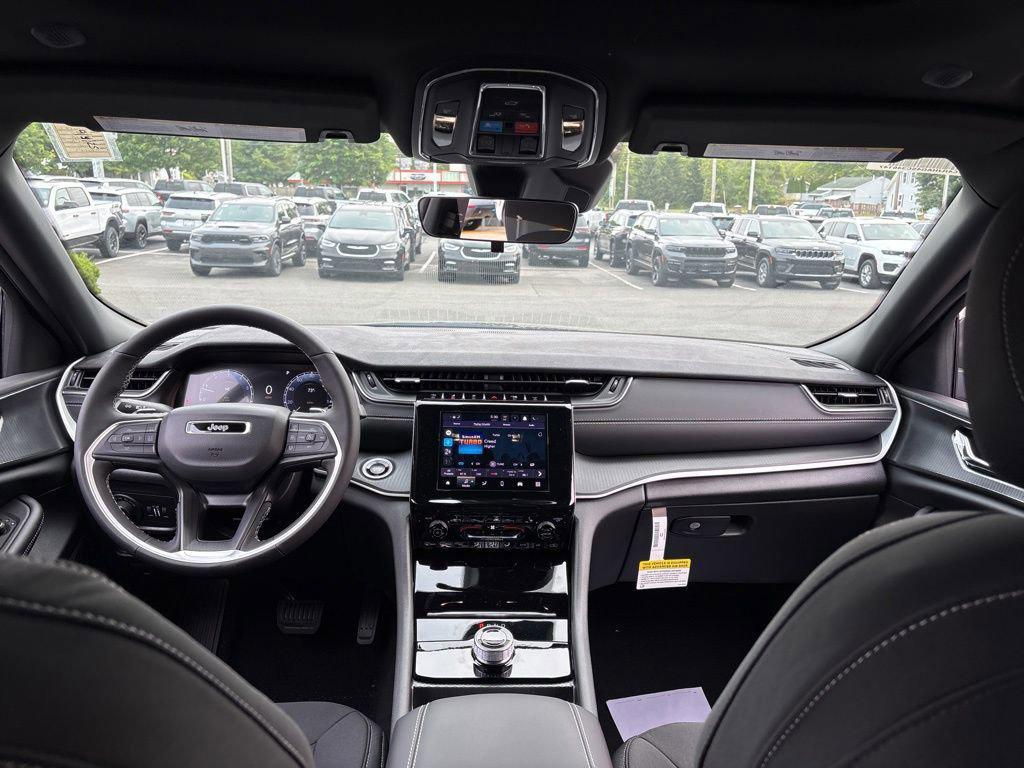 new 2025 Jeep Grand Cherokee car, priced at $40,788