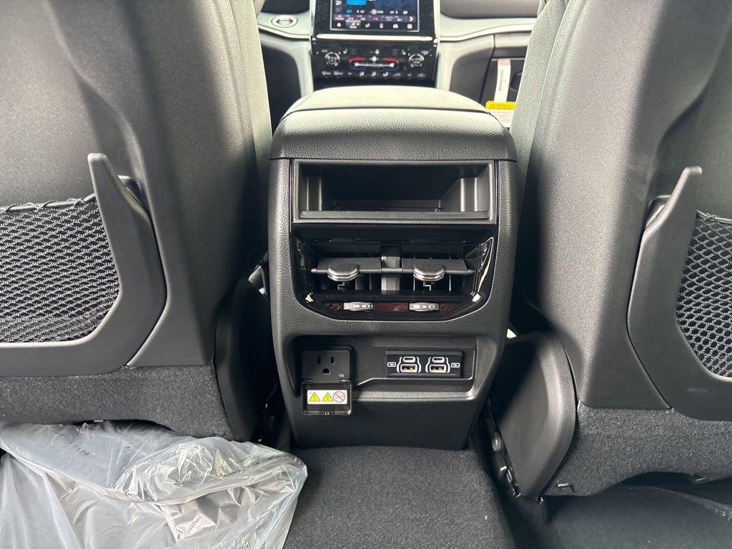 new 2025 Jeep Grand Cherokee car, priced at $40,788