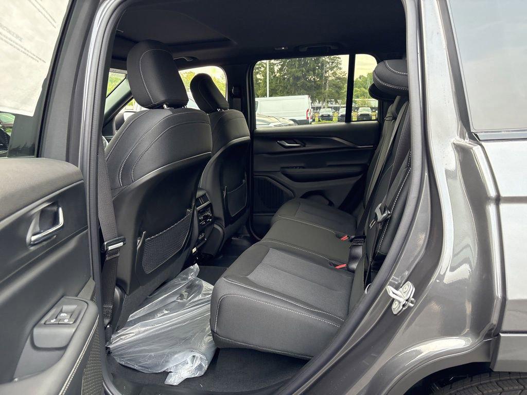 new 2025 Jeep Grand Cherokee car, priced at $40,788