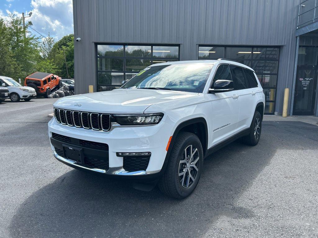 new 2025 Jeep Grand Cherokee L car, priced at $48,553