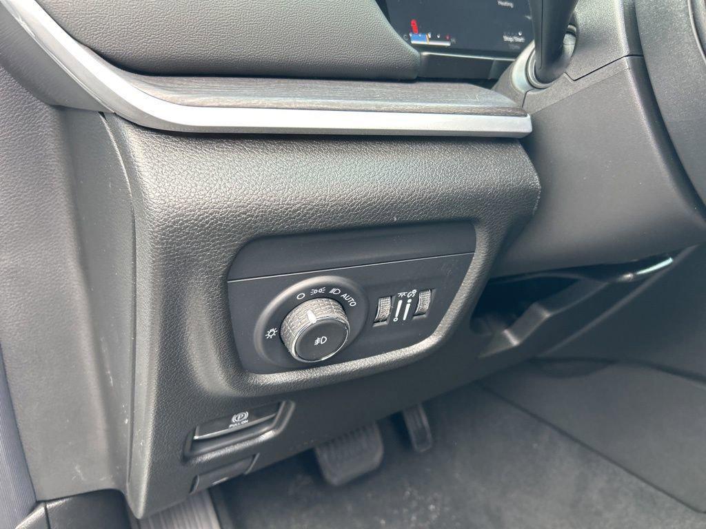 new 2025 Jeep Grand Cherokee L car, priced at $48,553