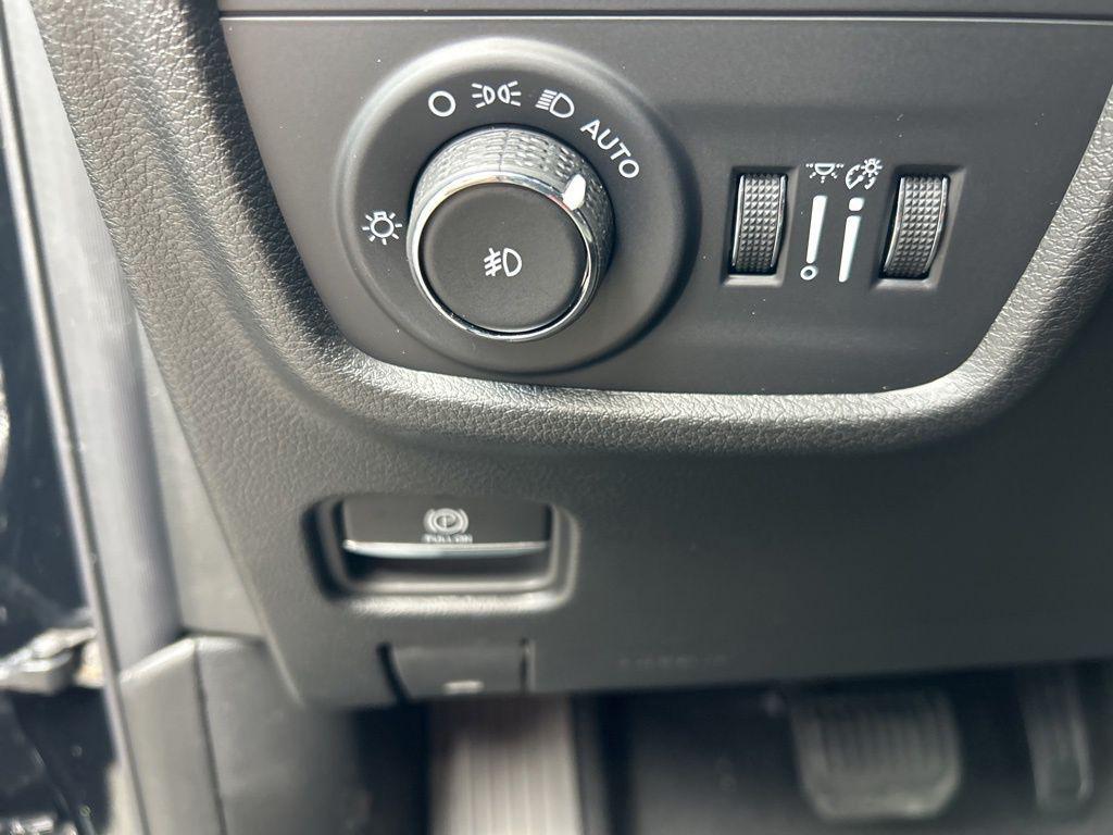 new 2025 Jeep Grand Cherokee car, priced at $49,208