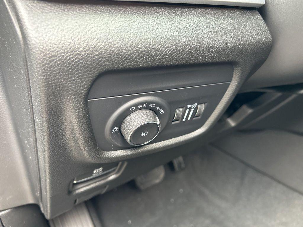 new 2025 Jeep Grand Cherokee car, priced at $49,208