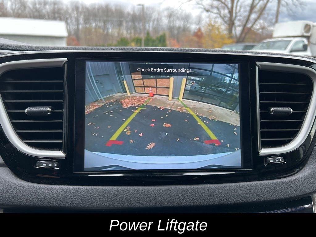 used 2024 Chrysler Pacifica car, priced at $27,987