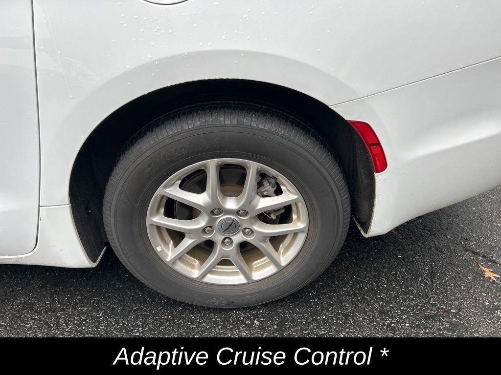 used 2024 Chrysler Pacifica car, priced at $27,987