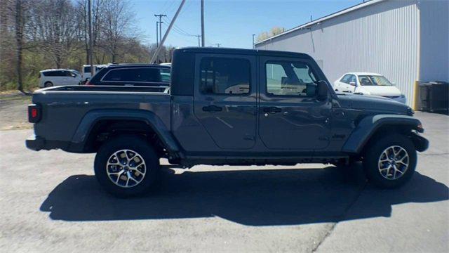 new 2024 Jeep Gladiator car, priced at $44,116