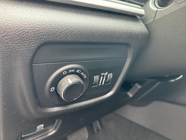 new 2025 Jeep Grand Cherokee car, priced at $42,168