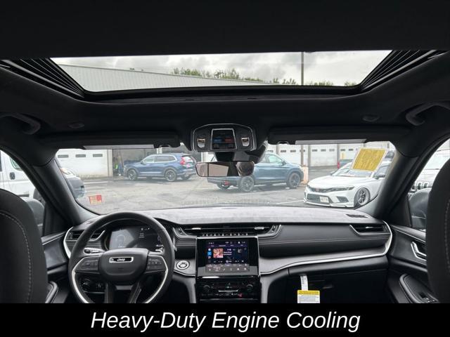 new 2025 Jeep Grand Cherokee car, priced at $42,168