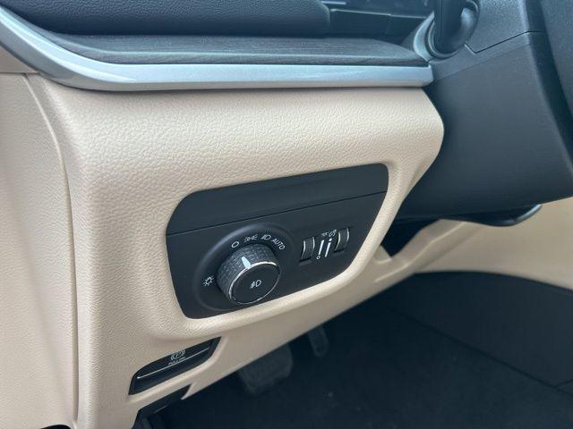 new 2025 Jeep Grand Cherokee L car, priced at $48,553