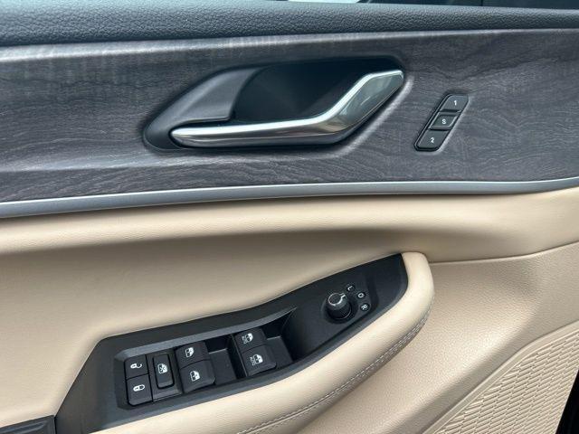 new 2025 Jeep Grand Cherokee L car, priced at $48,553