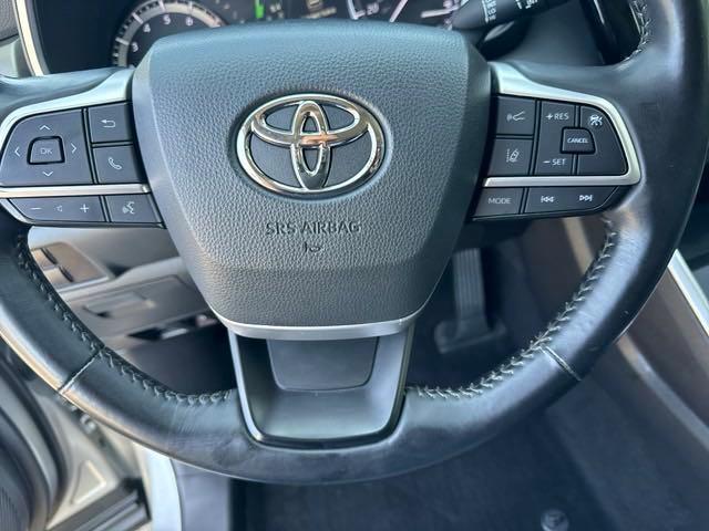 used 2022 Toyota Highlander car, priced at $35,177