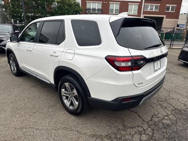used 2025 Honda Pilot car, priced at $42,577