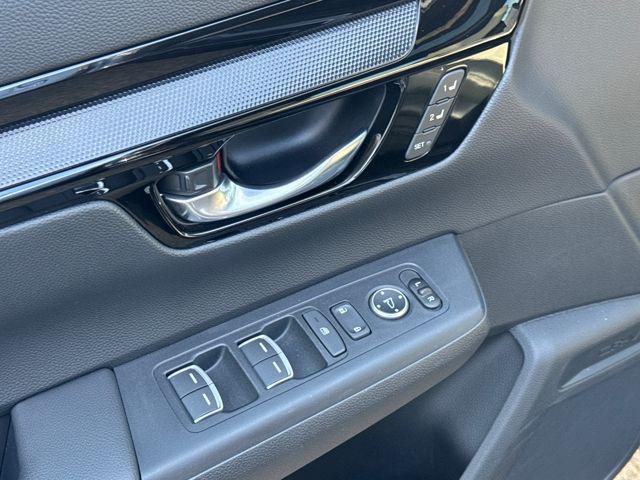 used 2023 Honda CR-V Hybrid car, priced at $33,677