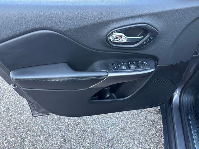 used 2019 Jeep Cherokee car, priced at $16,977