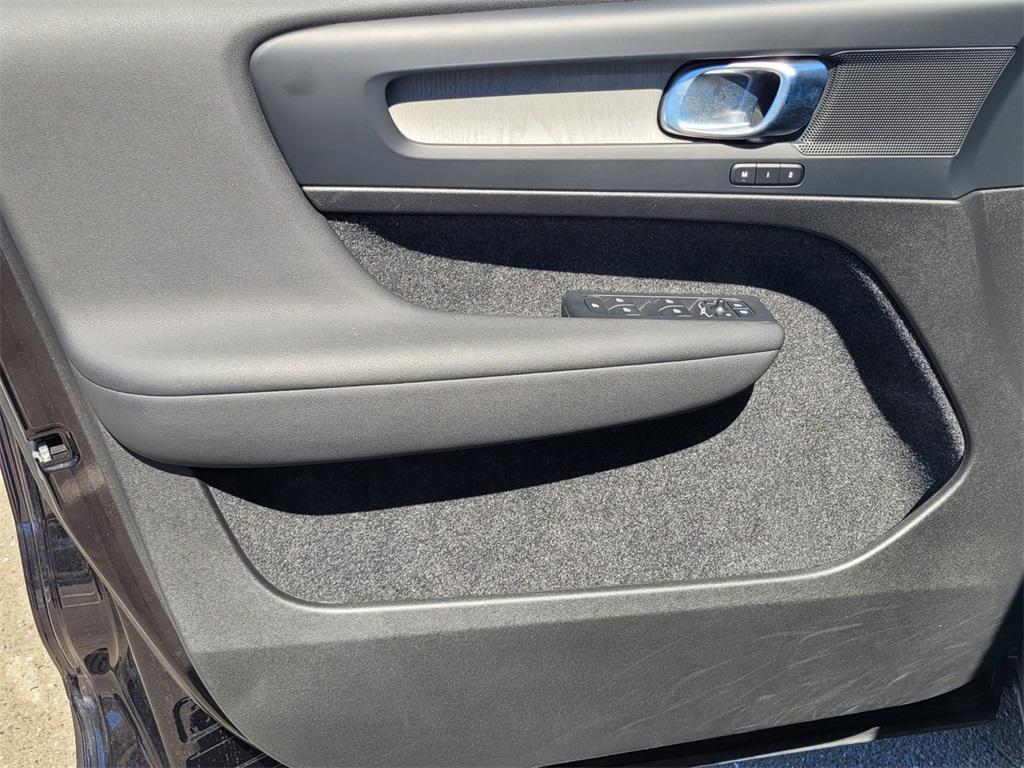 used 2025 Volvo XC40 car, priced at $27,864