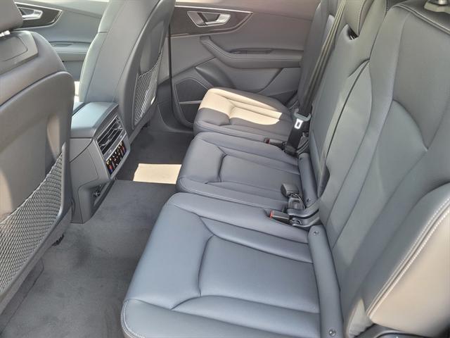 new 2025 Audi Q7 car, priced at $71,950