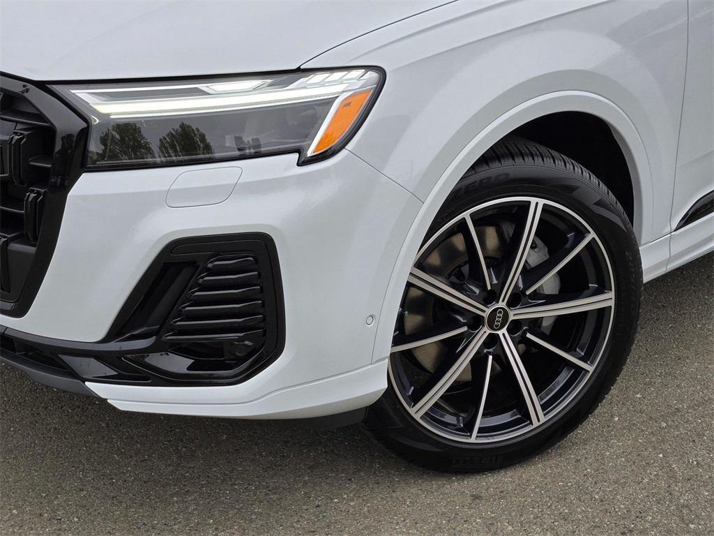new 2026 Audi Q7 car, priced at $71,240
