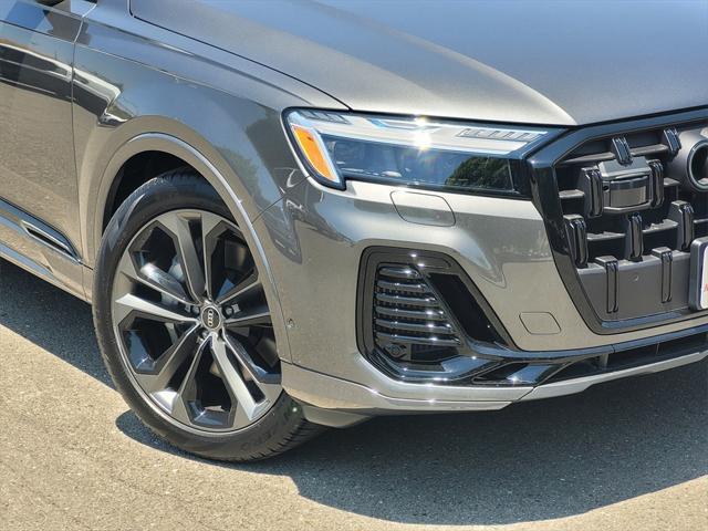 new 2025 Audi Q7 car, priced at $78,760