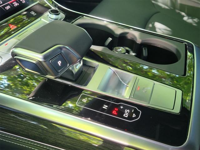 new 2025 Audi Q7 car, priced at $78,760