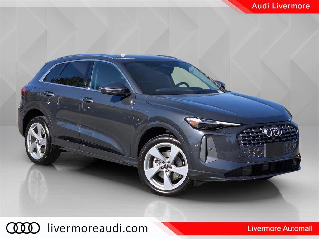 new 2025 Audi Q5 car, priced at $60,325
