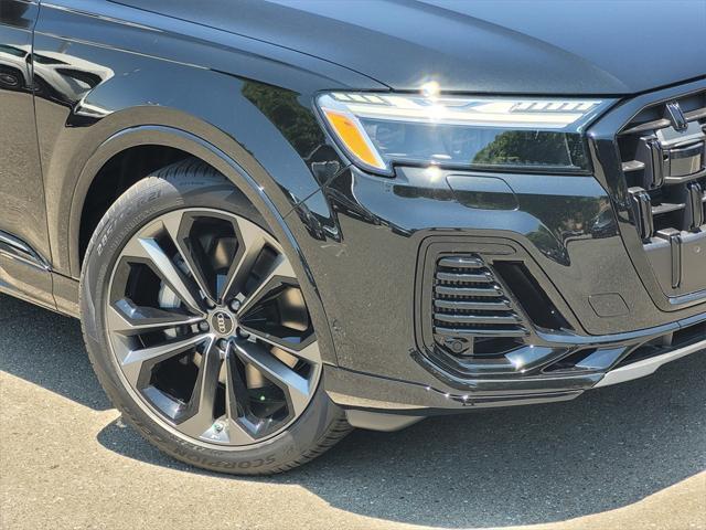 new 2025 Audi Q7 car, priced at $78,760