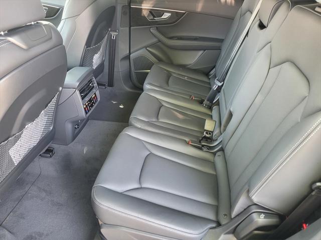 new 2025 Audi Q7 car, priced at $78,760