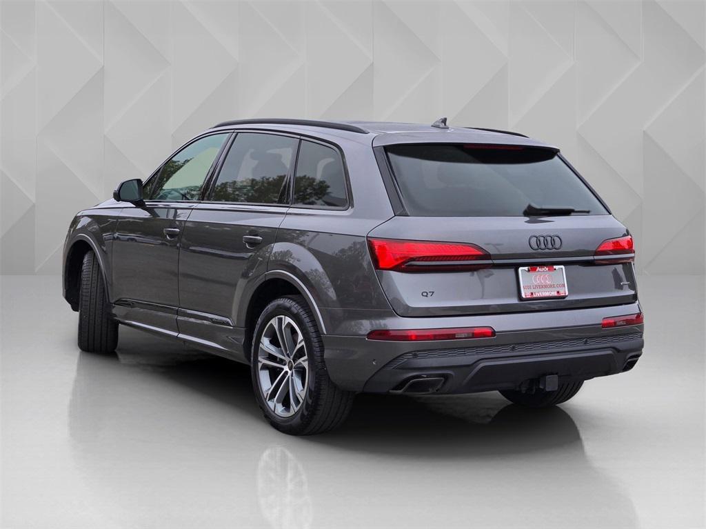 new 2025 Audi Q7 car, priced at $67,265