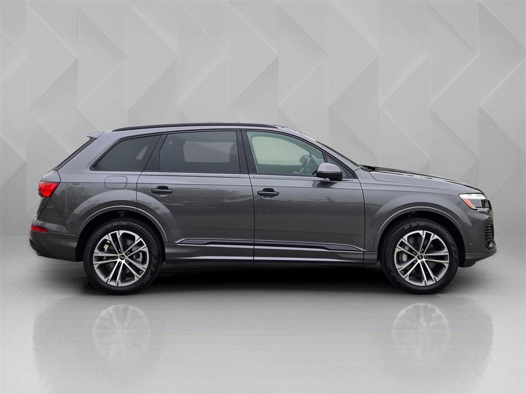 new 2025 Audi Q7 car, priced at $67,265