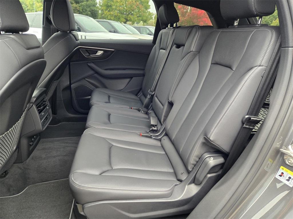 new 2025 Audi Q7 car, priced at $67,265