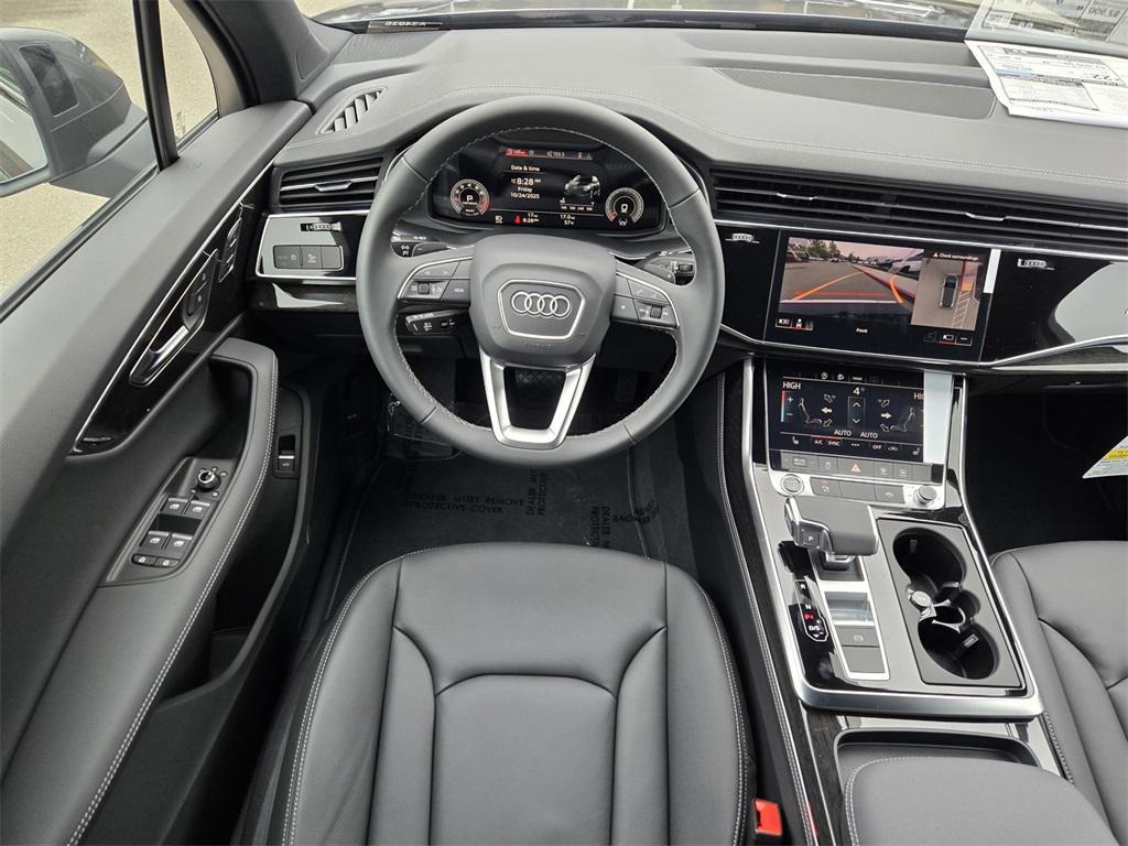 new 2025 Audi Q7 car, priced at $67,265