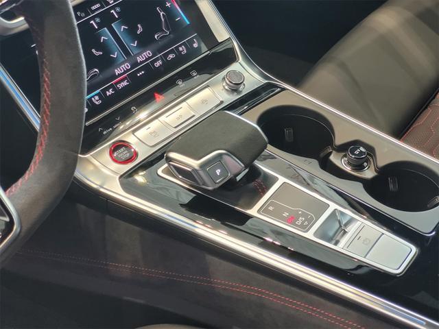 new 2025 Audi RS 6 Avant car, priced at $152,295