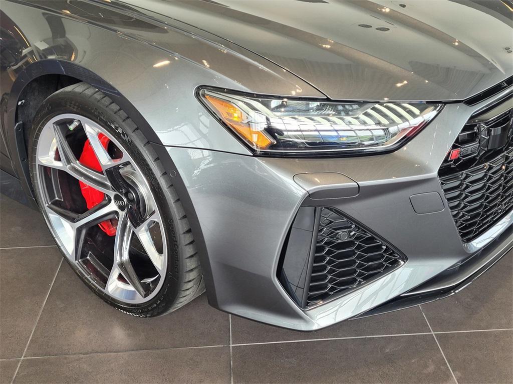 new 2025 Audi RS 6 Avant car, priced at $152,295