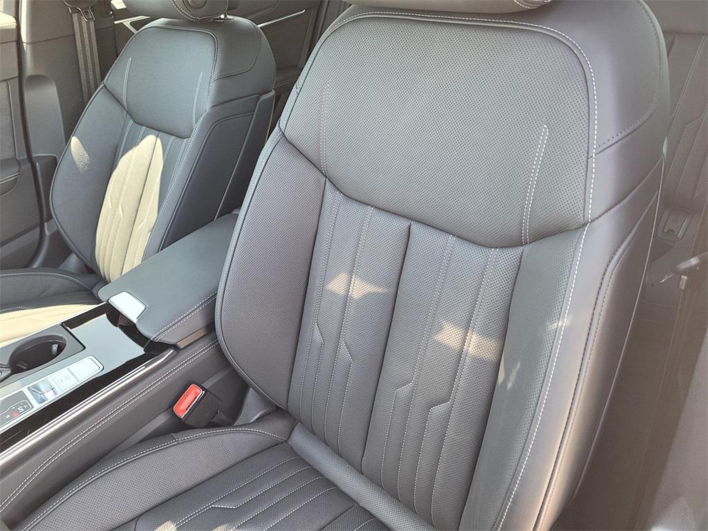 new 2025 Audi S6 car, priced at $93,240