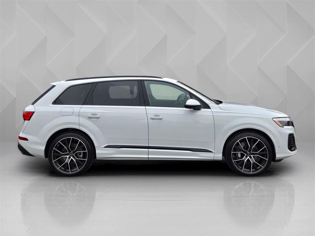new 2025 Audi Q7 car, priced at $73,459