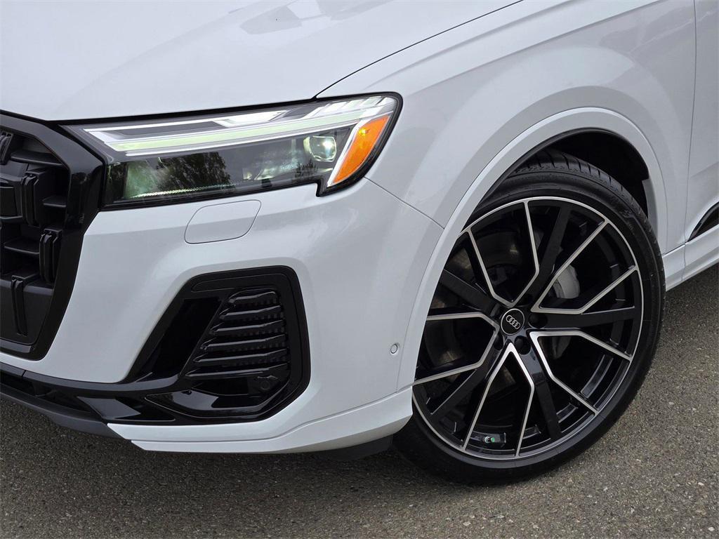 new 2025 Audi Q7 car, priced at $73,459