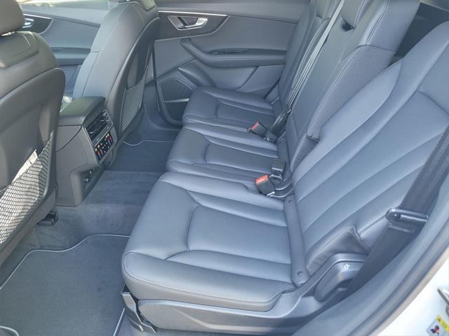 new 2025 Audi Q7 car, priced at $71,871