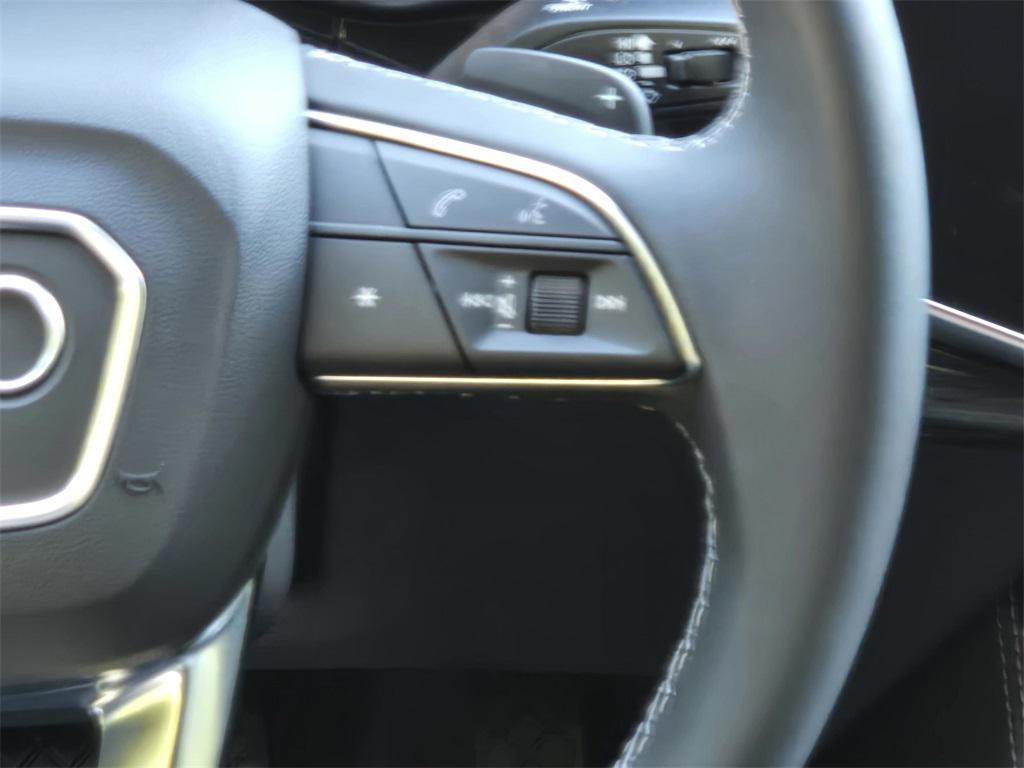 new 2025 Audi Q7 car, priced at $70,145