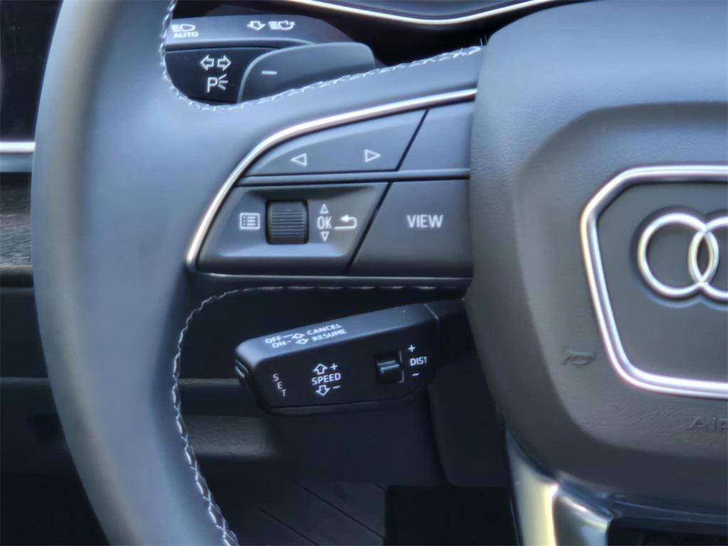 new 2025 Audi Q7 car, priced at $70,145