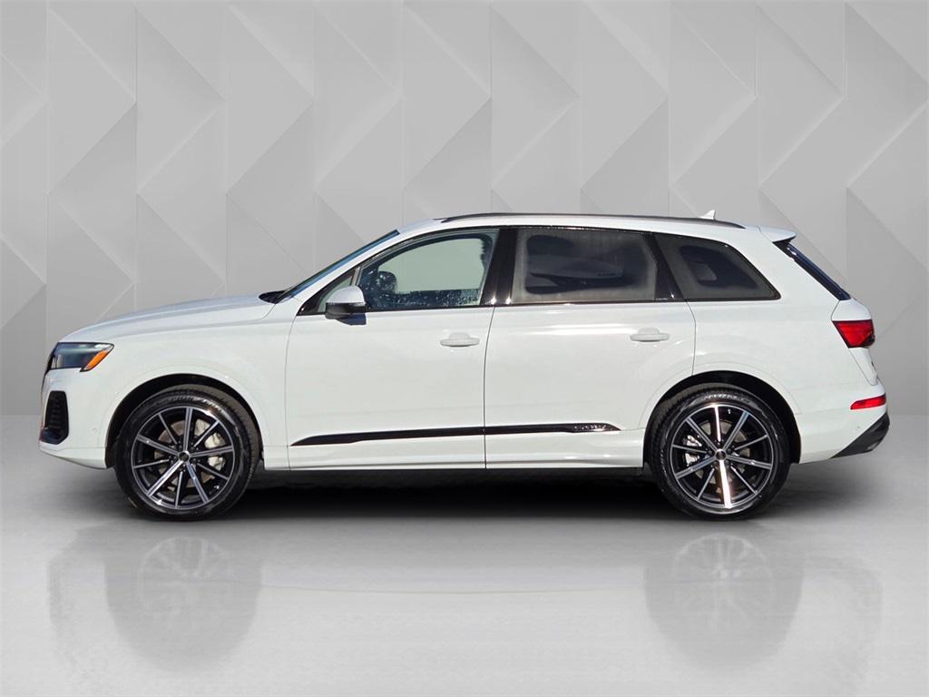new 2025 Audi Q7 car, priced at $70,145