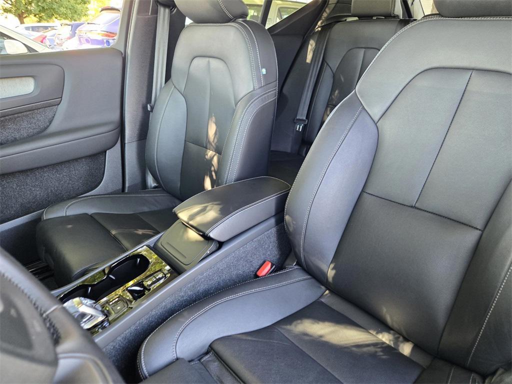 used 2025 Volvo XC40 car, priced at $32,634