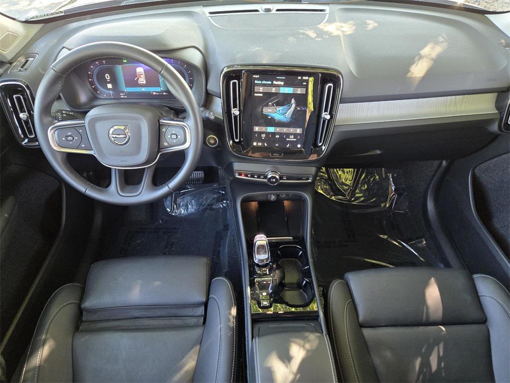 used 2025 Volvo XC40 car, priced at $32,634