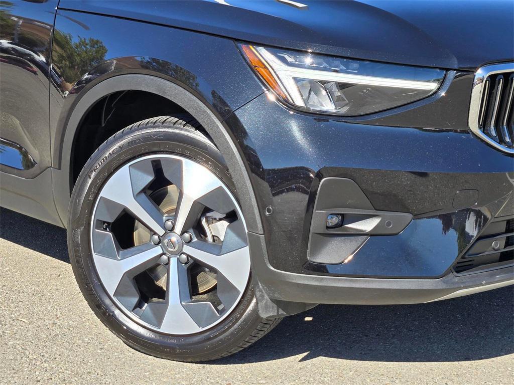 used 2025 Volvo XC40 car, priced at $32,634