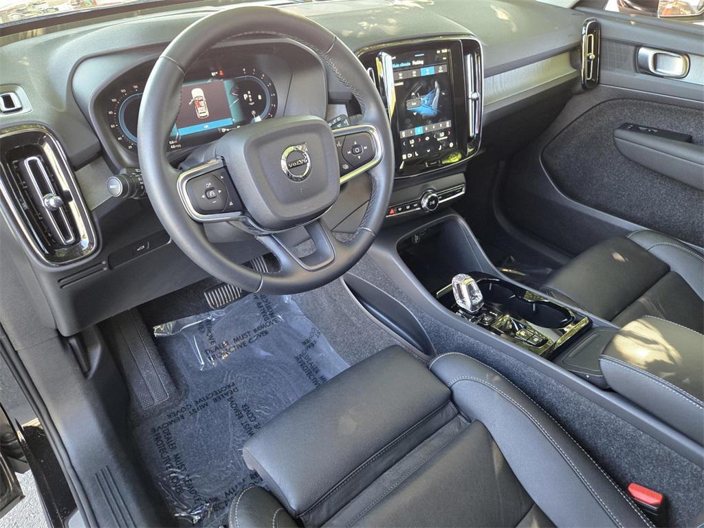 used 2025 Volvo XC40 car, priced at $32,634