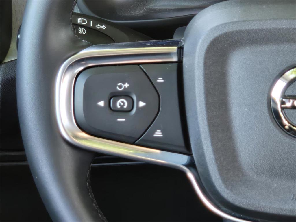 used 2025 Volvo XC40 car, priced at $32,634