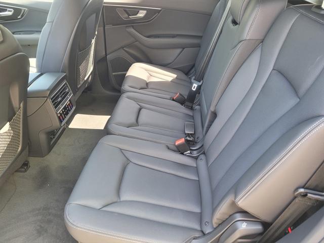 new 2025 Audi Q7 car, priced at $73,450