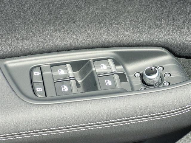 new 2025 Audi Q7 car, priced at $73,450