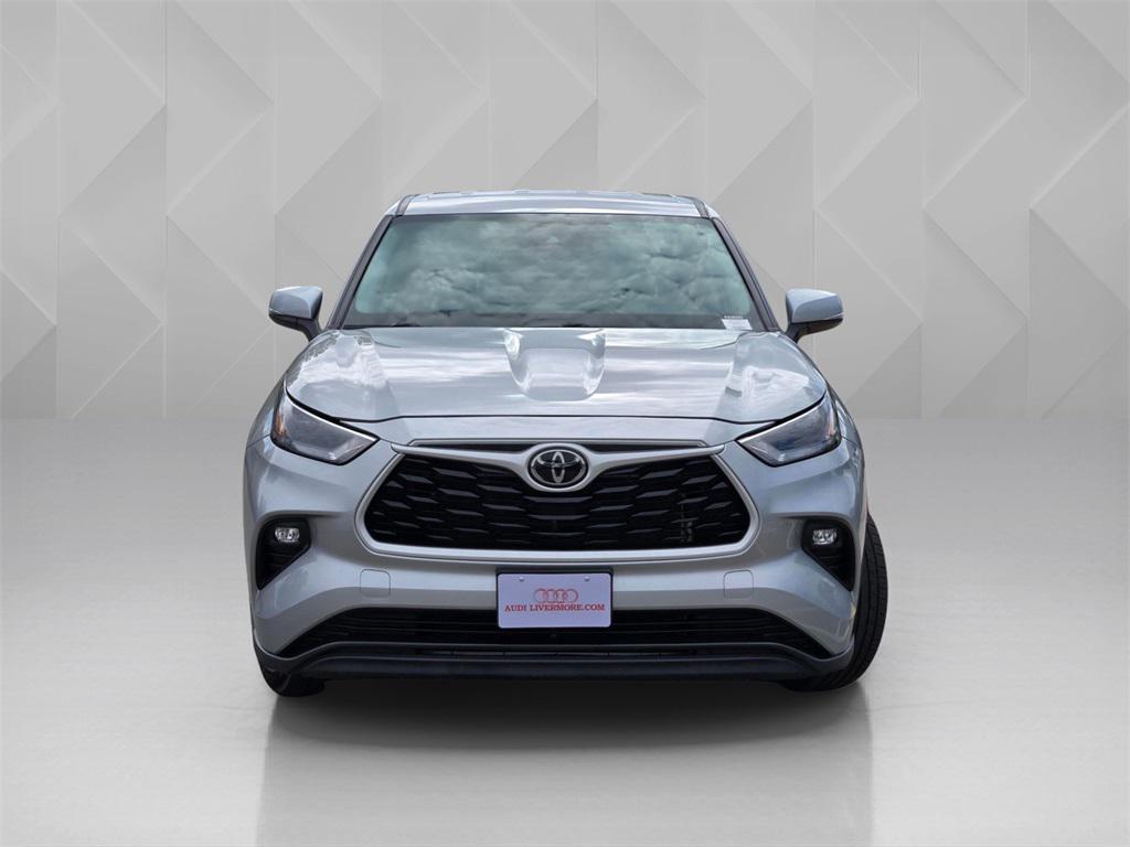 used 2024 Toyota Highlander car, priced at $37,290