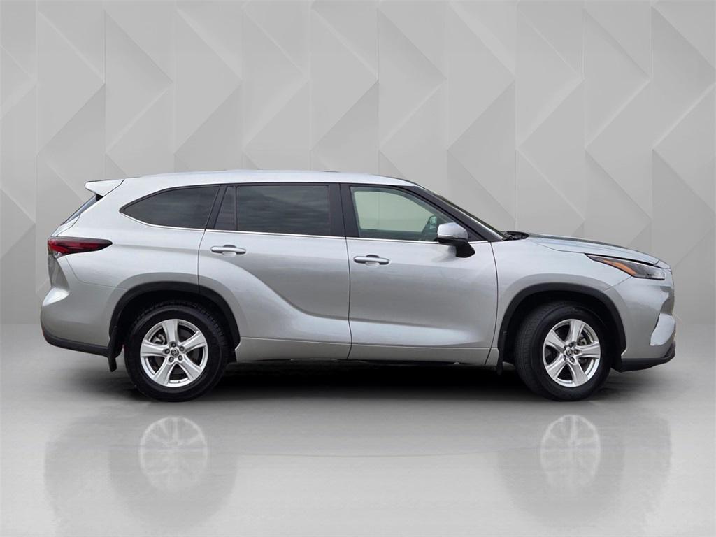 used 2024 Toyota Highlander car, priced at $37,290